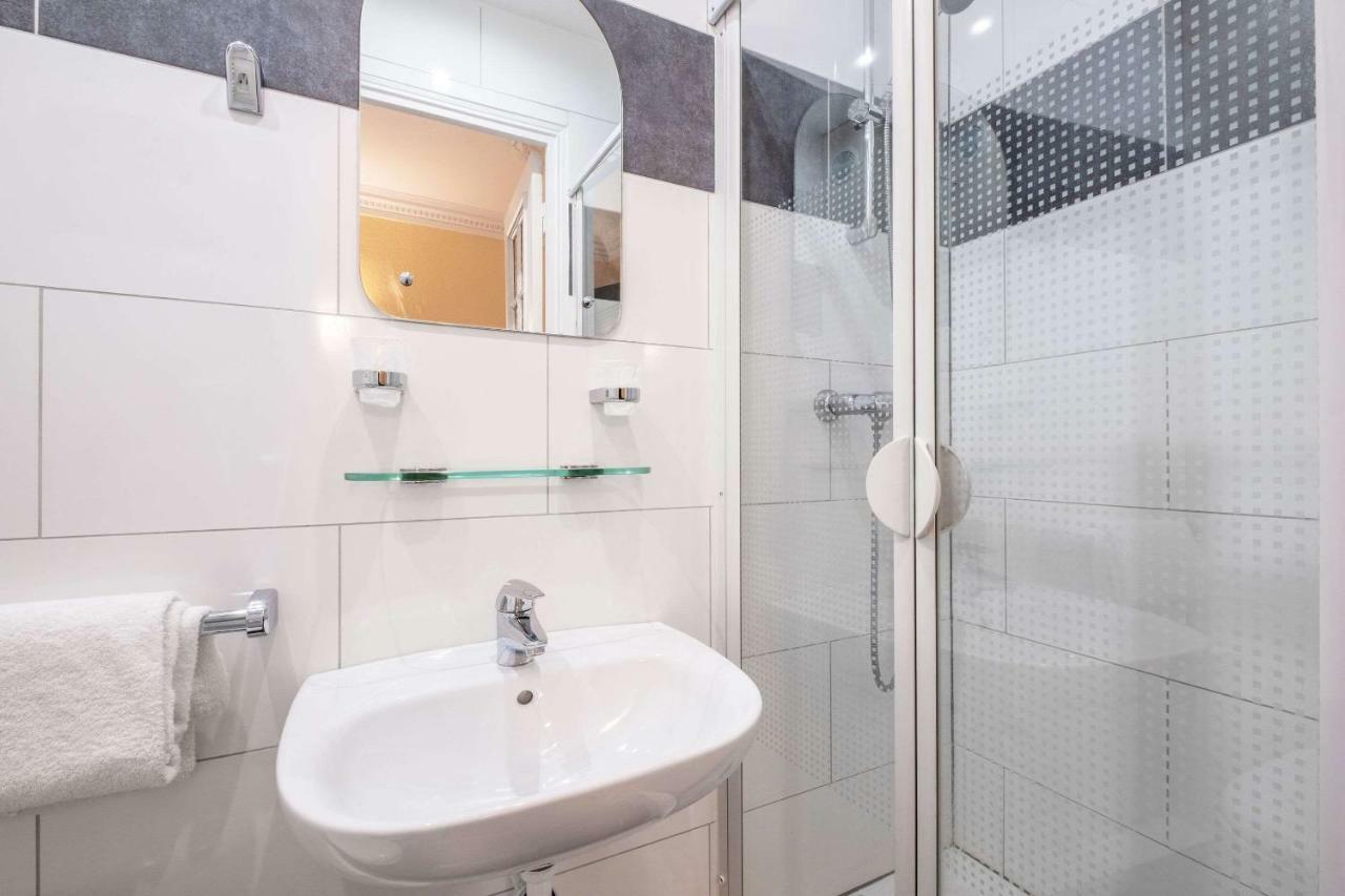 Comfort Hotel Au Firmament Asnieres-Sur-Seine Luaran gambar